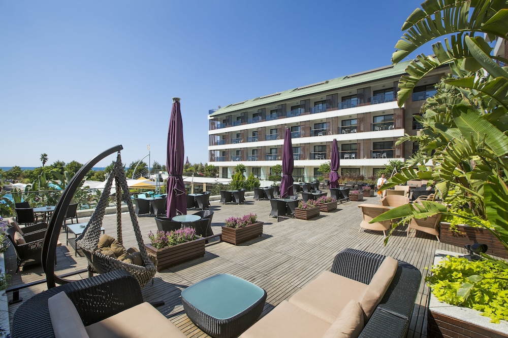 TUI Blue Side Adult Only 16-All Inclusive — Hotel building in Side
