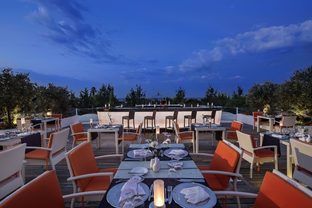 TUI Blue Side Adult Only 16-All Inclusive — Restaurant & bars in Side