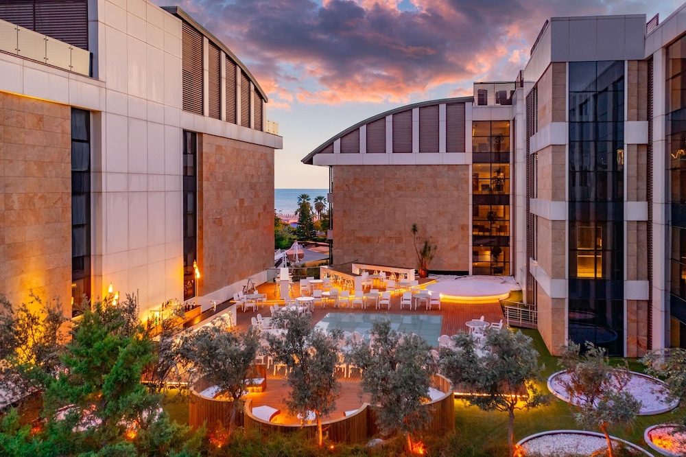 TUI Blue Side Adult Only 16-All Inclusive — Hotel building in Side