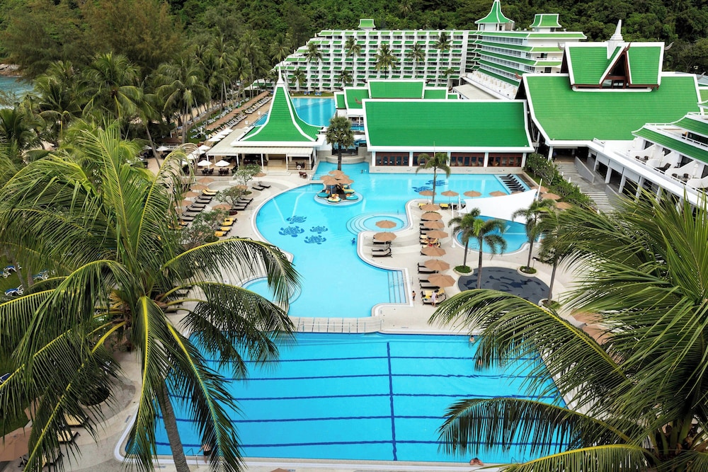 Le Meridien Phuket Beach Resort — Swimming pool in Karon, Phuket Province