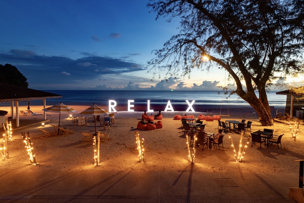 Le Meridien Phuket Beach Resort — Beach in Karon, Phuket Province