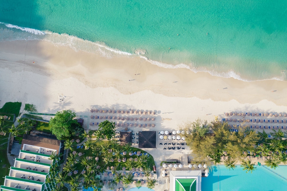 Le Meridien Phuket Beach Resort — Beach in Karon, Phuket Province
