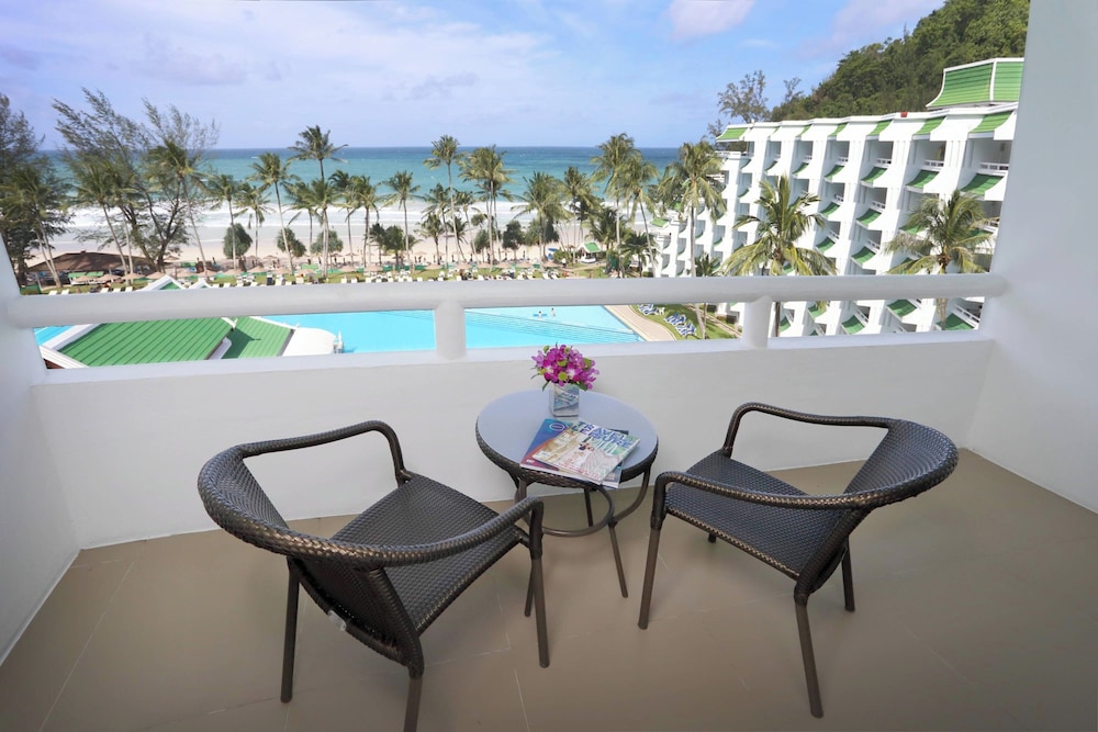Le Meridien Phuket Beach Resort — Hotel rooms in Karon, Phuket Province