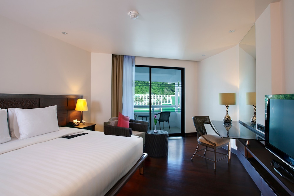 Le Meridien Phuket Beach Resort — Hotel rooms in Karon, Phuket Province