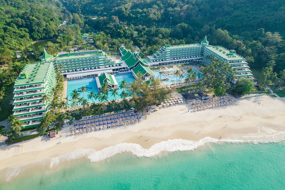 Le Meridien Phuket Beach Resort — Beach in Karon, Phuket Province