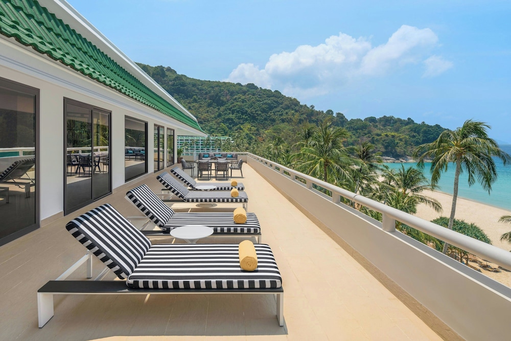 Le Meridien Phuket Beach Resort — Hotel building in Karon, Phuket Province