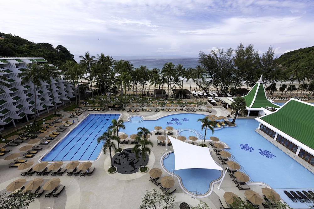 Le Meridien Phuket Beach Resort — Swimming pool in Karon, Phuket Province