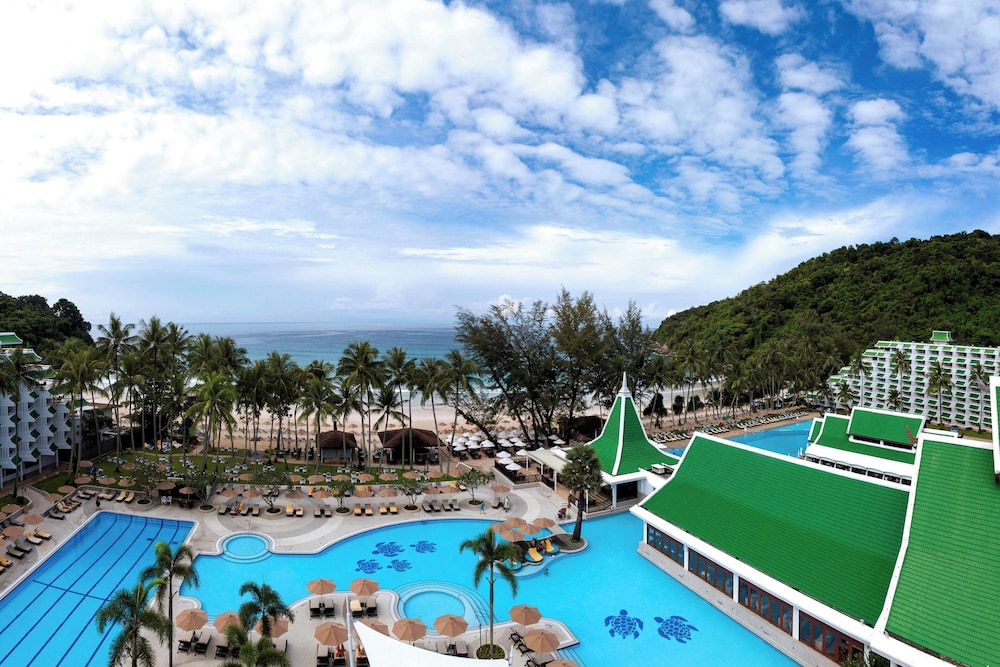 Le Meridien Phuket Beach Resort — Swimming pool in Karon, Phuket Province