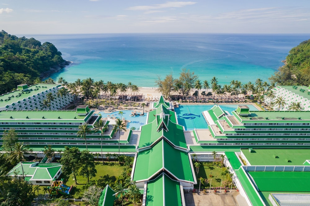 Le Meridien Phuket Beach Resort — Main photo in Karon, Phuket Province