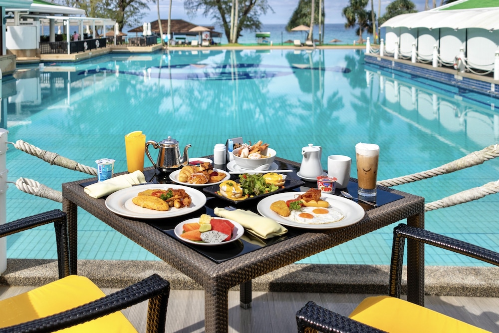 Le Meridien Phuket Beach Resort — Swimming pool in Karon, Phuket Province