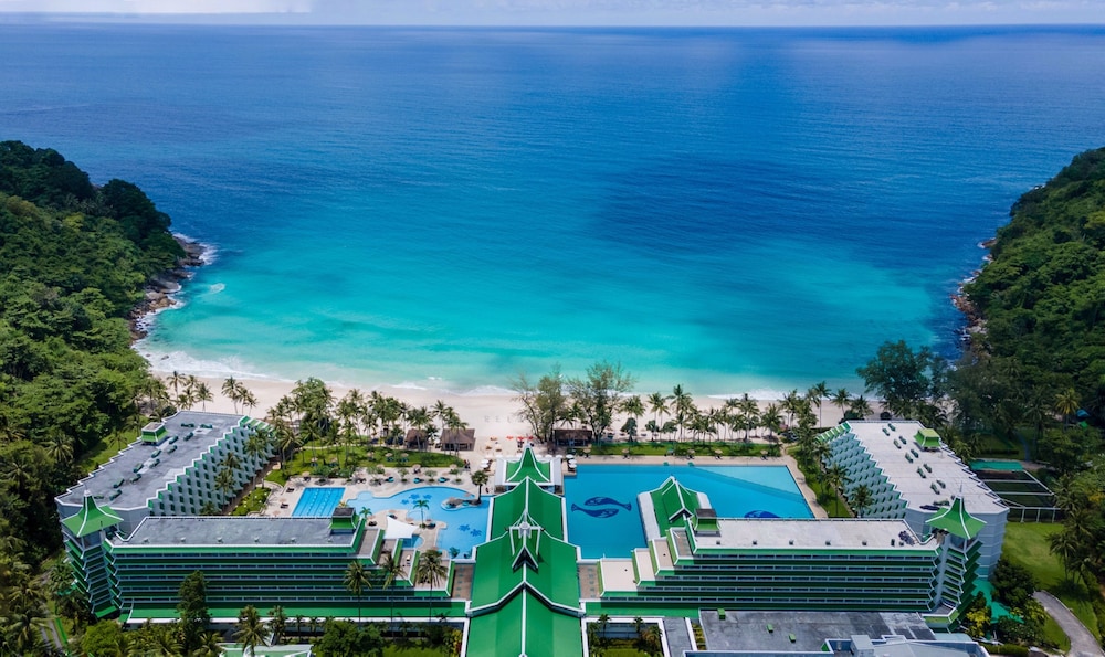Le Meridien Phuket Beach Resort — Beach in Karon, Phuket Province