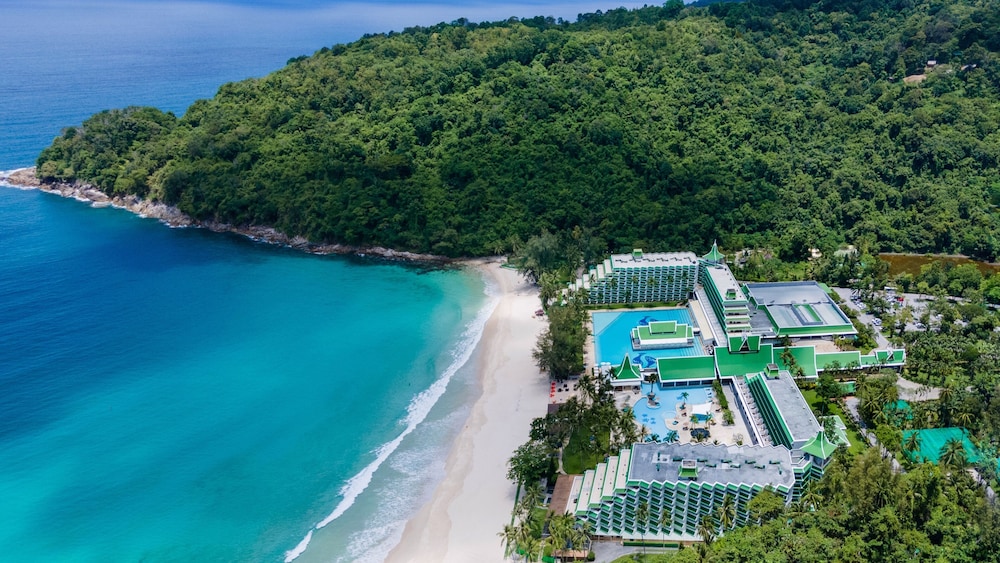 Le Meridien Phuket Beach Resort — Beach in Karon, Phuket Province