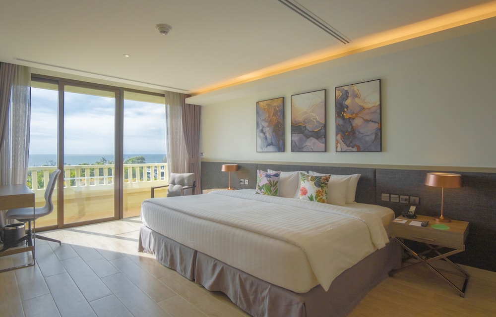 Paradox Resort Phuket — Hotel rooms in Karon, Phuket Province