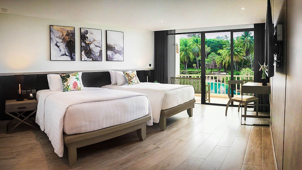 Paradox Resort Phuket — Hotel rooms in Karon, Phuket Province