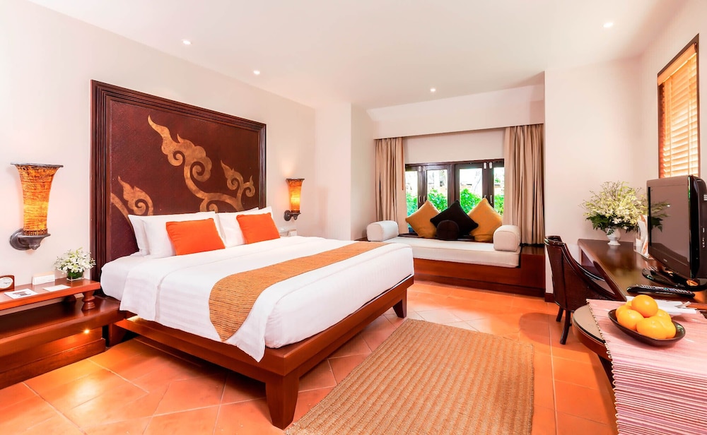 Paradox Resort Phuket — Hotel rooms in Karon, Phuket Province