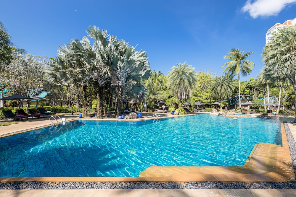 Paradox Resort Phuket — Swimming pool in Karon, Phuket Province