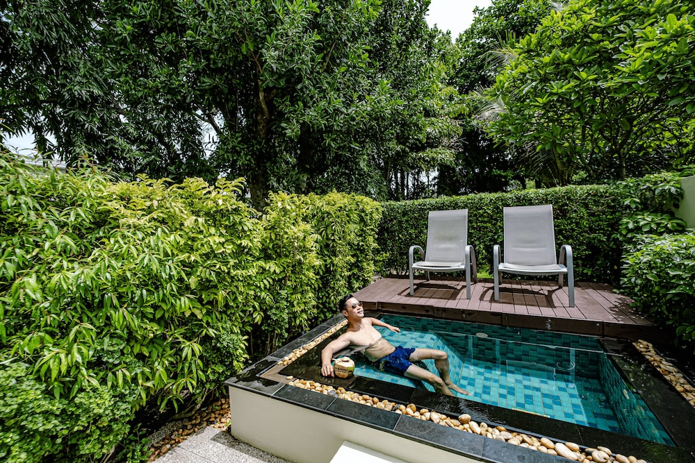 Paradox Resort Phuket — Swimming pool in Karon, Phuket Province