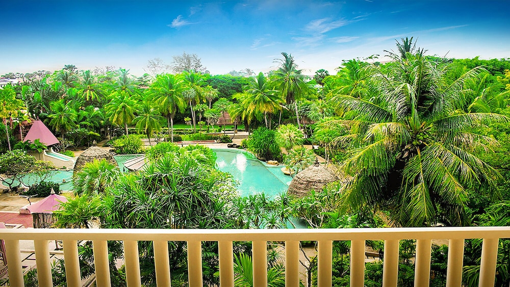 Paradox Resort Phuket — Swimming pool in Karon, Phuket Province