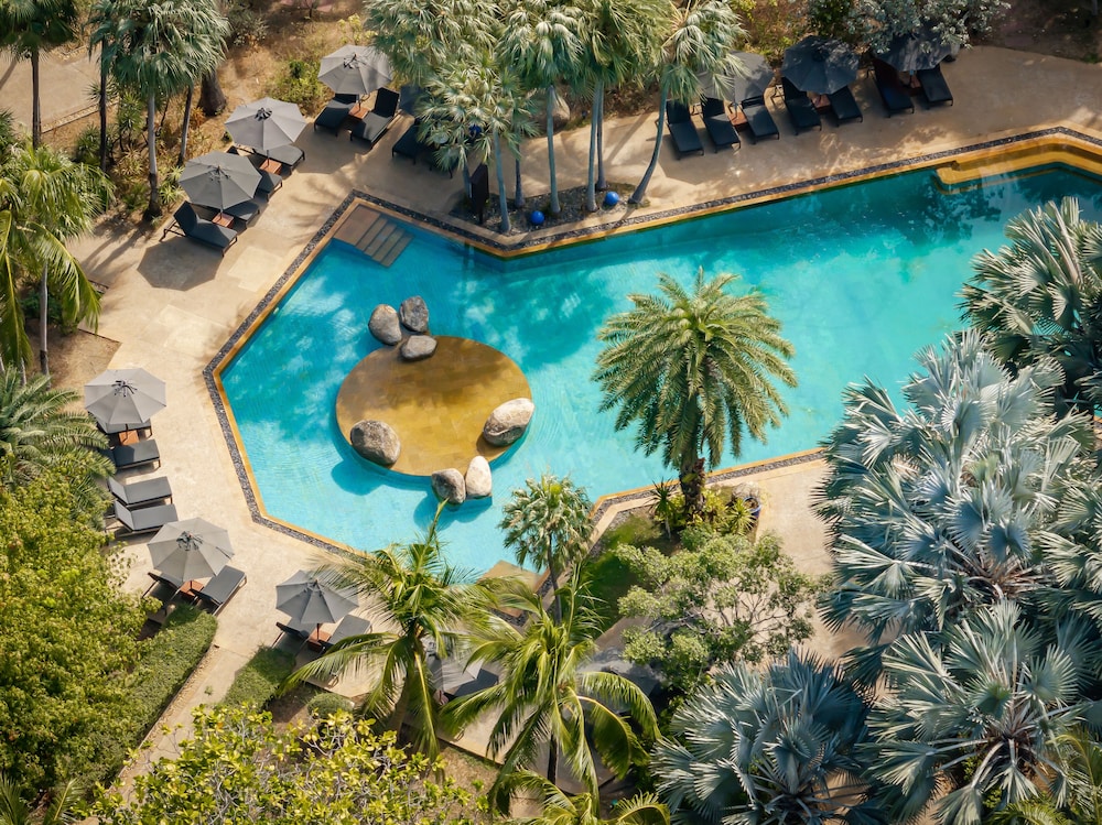 Paradox Resort Phuket — Swimming pool in Karon, Phuket Province
