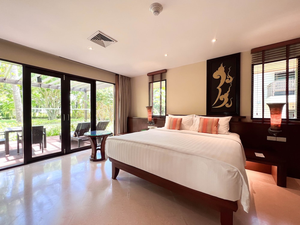 Paradox Resort Phuket — Hotel rooms in Karon, Phuket Province