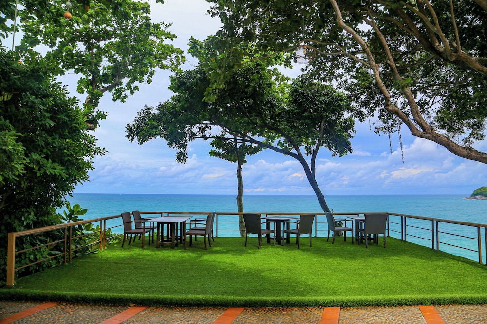 Mom Tri's Villa Royale — Karon, Phuket Province