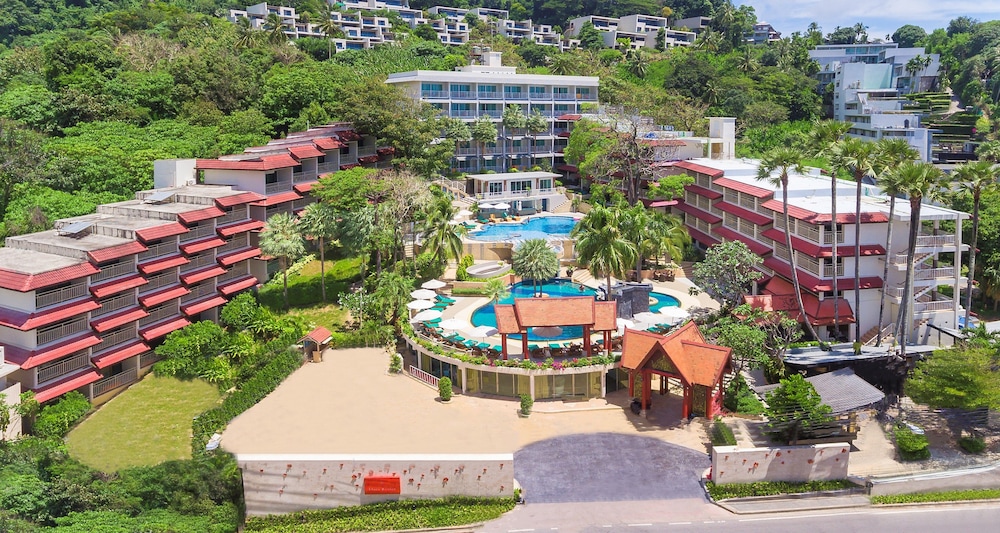 Chanalai Flora Resort, Kata Beach — Hotel building in Karon, Phuket Province