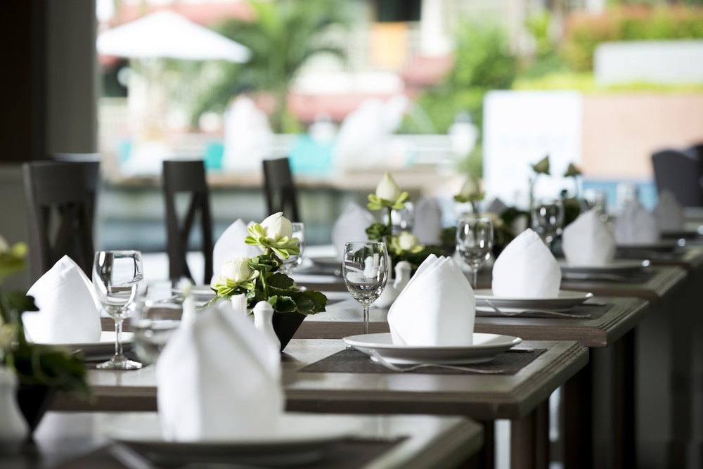 Chanalai Flora Resort, Kata Beach — Restaurant & bars in Karon, Phuket Province