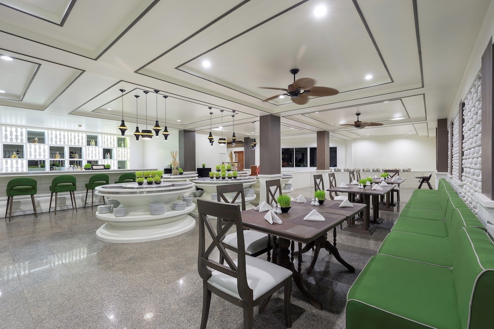 Chanalai Flora Resort, Kata Beach — Restaurant & bars in Karon, Phuket Province