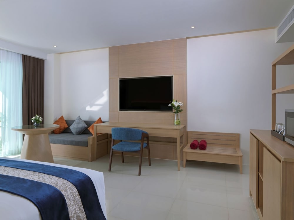 Chanalai Flora Resort, Kata Beach — Hotel rooms in Karon, Phuket Province