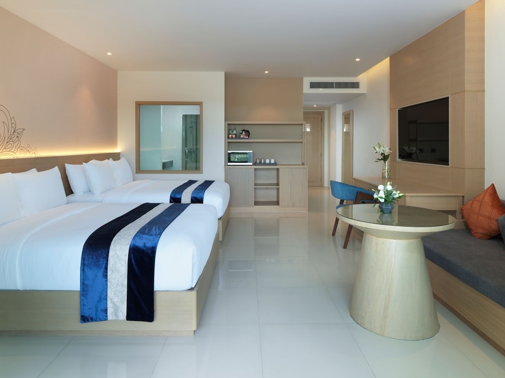 Chanalai Flora Resort, Kata Beach — Hotel rooms in Karon, Phuket Province