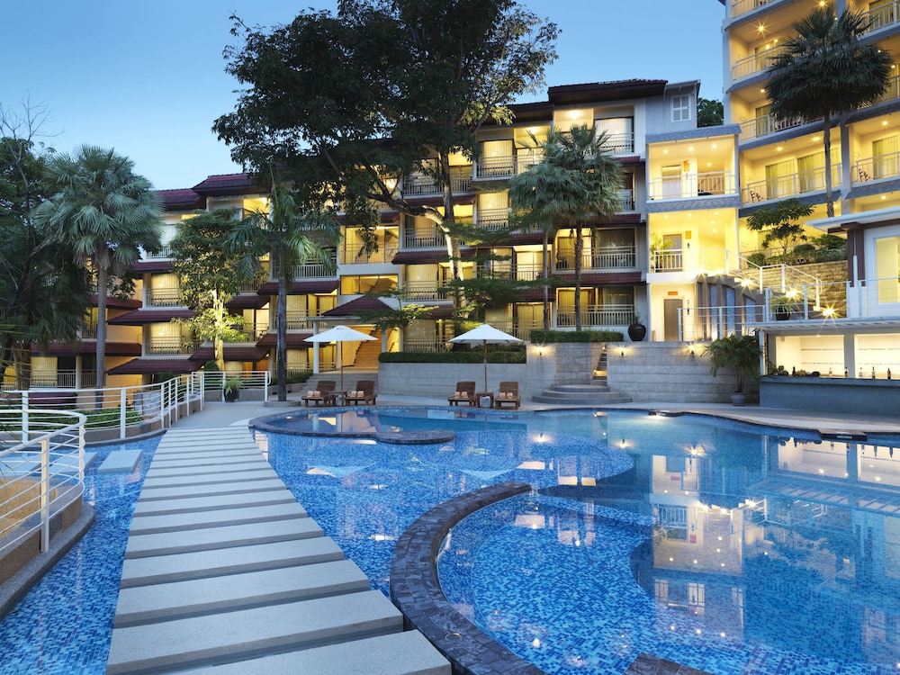 Chanalai Flora Resort, Kata Beach — Hotel building in Karon, Phuket Province