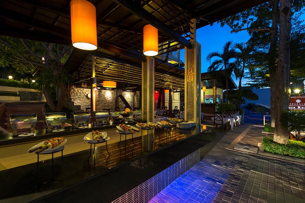 Chanalai Flora Resort, Kata Beach — Restaurant & bars in Karon, Phuket Province