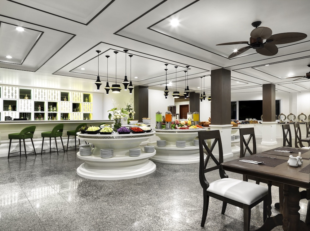 Chanalai Flora Resort, Kata Beach — Restaurant & bars in Karon, Phuket Province