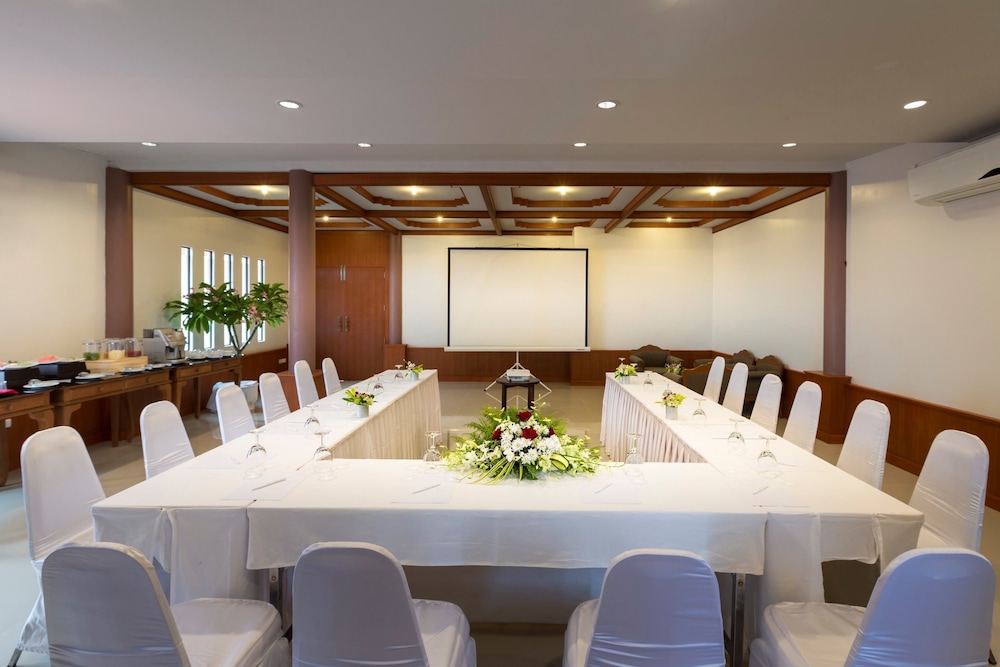 Chanalai Garden Resort, Kata Beach — Hotel building in Karon, Phuket Province