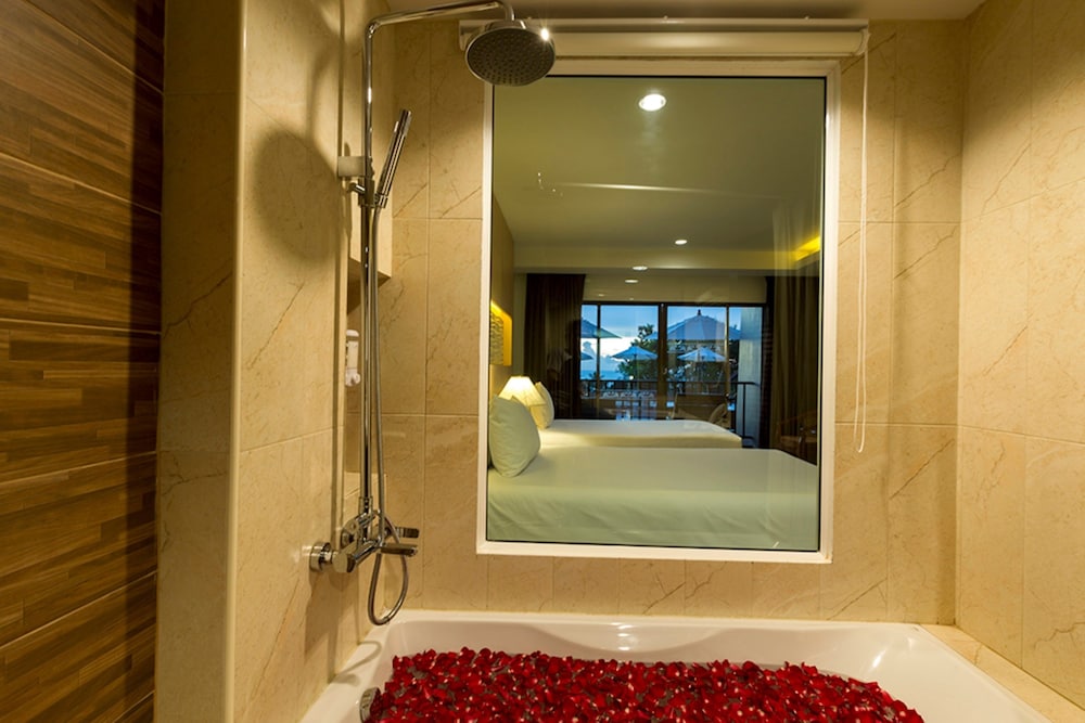 Chanalai Garden Resort, Kata Beach — Hotel rooms in Karon, Phuket Province