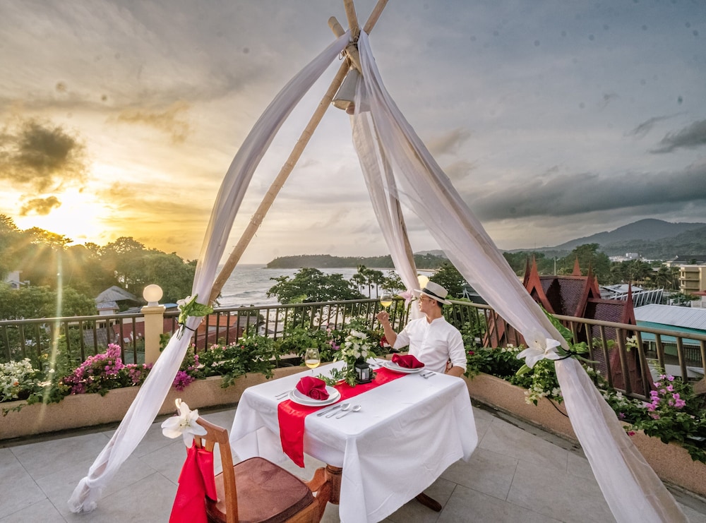 Chanalai Garden Resort, Kata Beach — Hotel building in Karon, Phuket Province