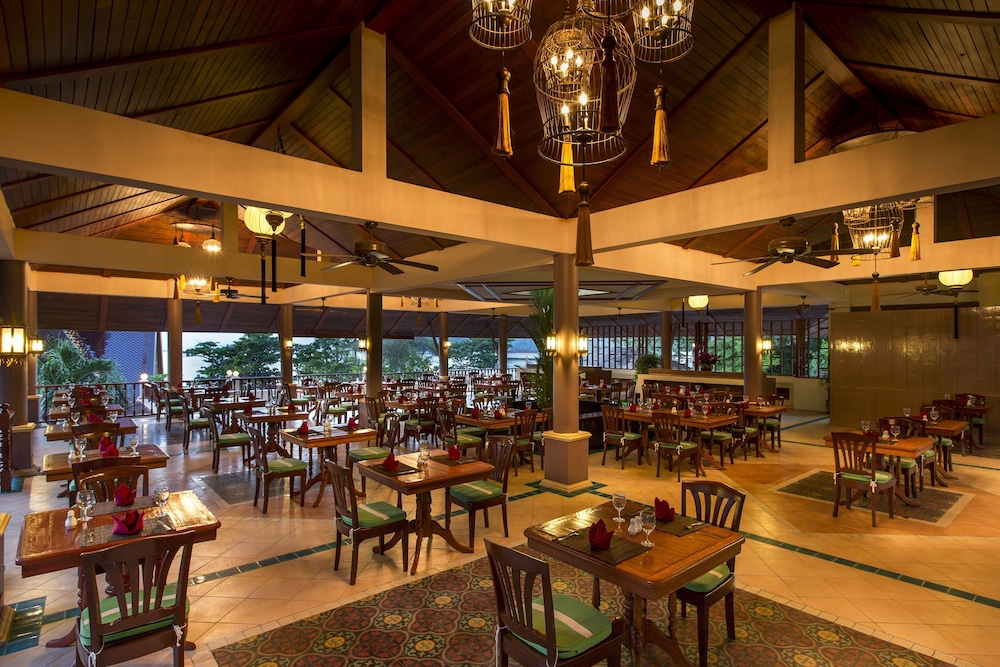 Chanalai Garden Resort, Kata Beach — Restaurant & bars in Karon, Phuket Province