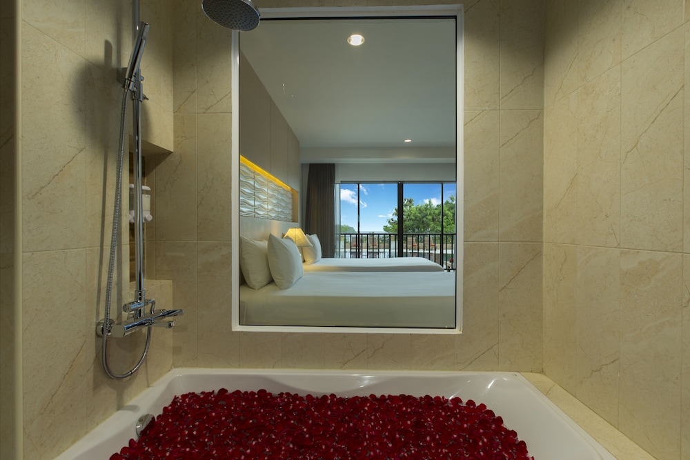 Chanalai Garden Resort, Kata Beach — Hotel rooms in Karon, Phuket Province