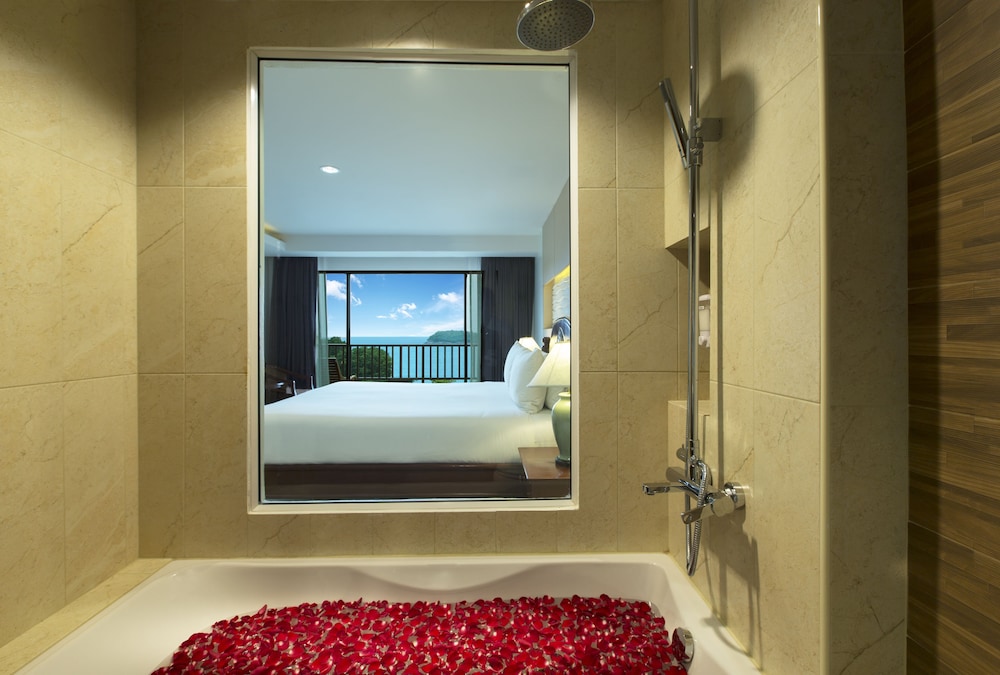 Chanalai Garden Resort, Kata Beach — Hotel rooms in Karon, Phuket Province