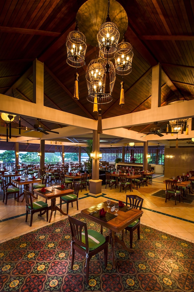 Chanalai Garden Resort, Kata Beach — Restaurant & bars in Karon, Phuket Province