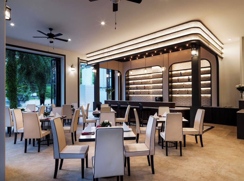 Chanalai Romantica Resort Kata Beach - Adults Only — Restaurant & bars in Karon, Phuket Province