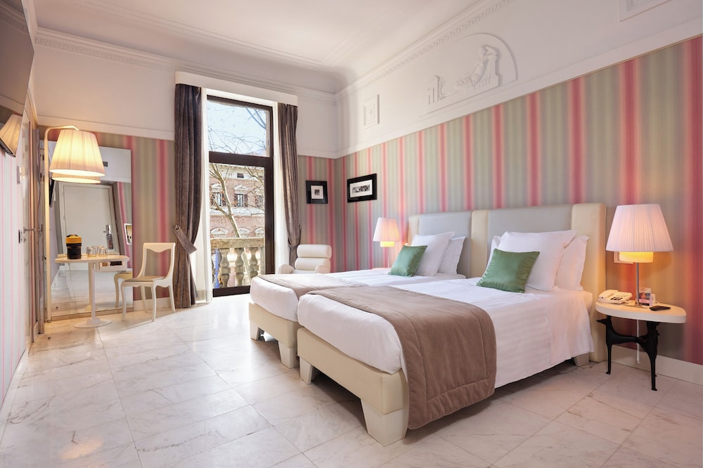 Grand Hotel Palace Rome — Hotel rooms in Rome, Lazio