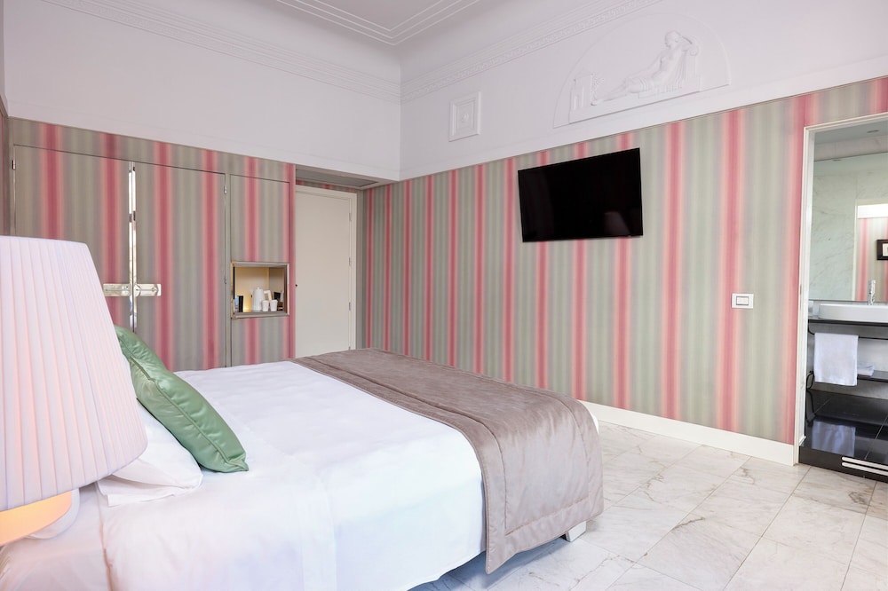Grand Hotel Palace Rome — Hotel rooms in Rome, Lazio