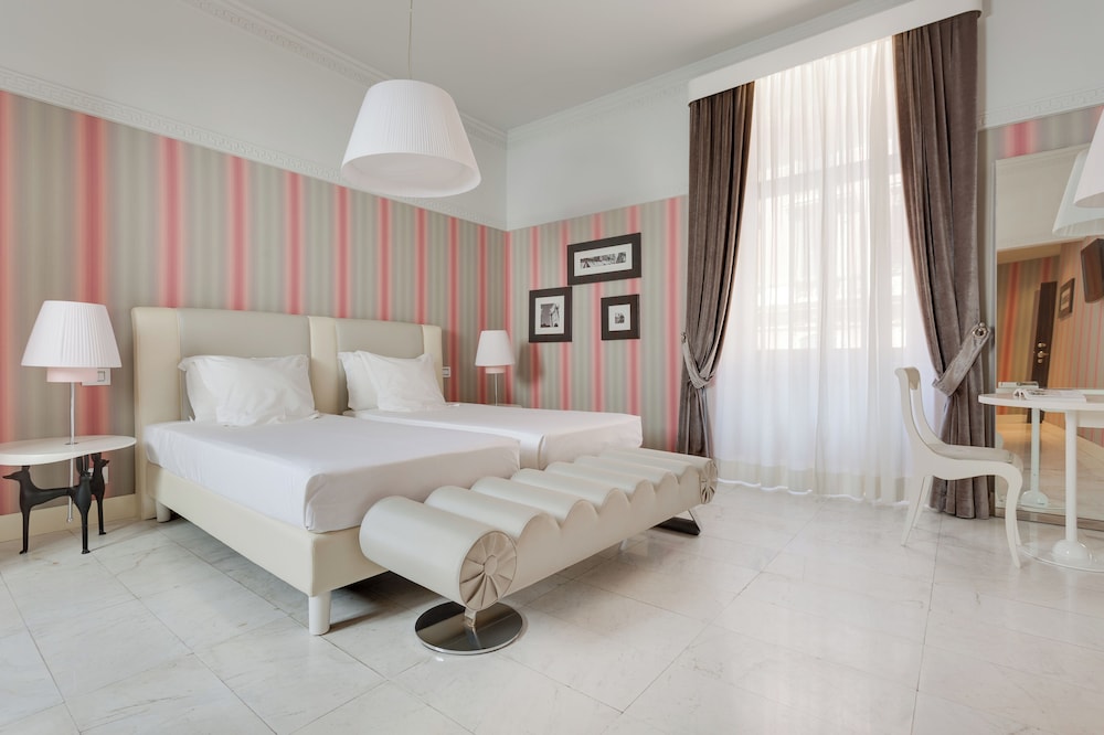 Grand Hotel Palace Rome — Hotel rooms in Rome, Lazio