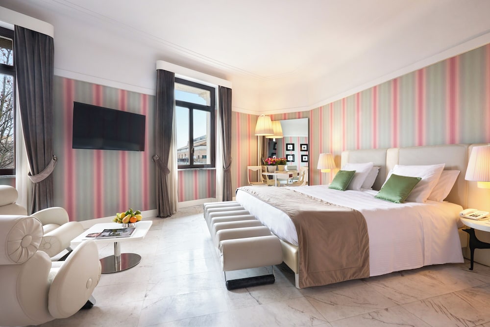 Grand Hotel Palace Rome — Hotel rooms in Rome, Lazio