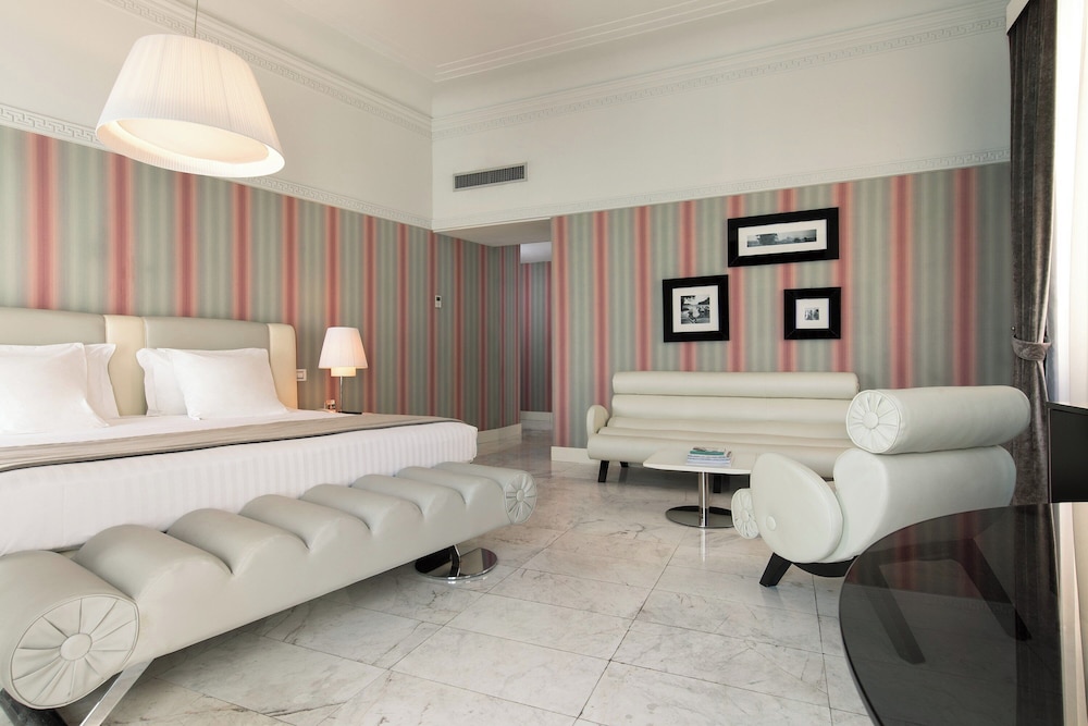 Grand Hotel Palace Rome — Hotel rooms in Rome, Lazio