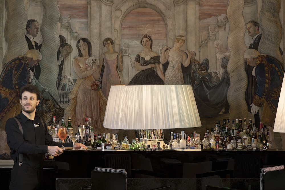 Grand Hotel Palace Rome — Restaurant & bars in Rome, Lazio