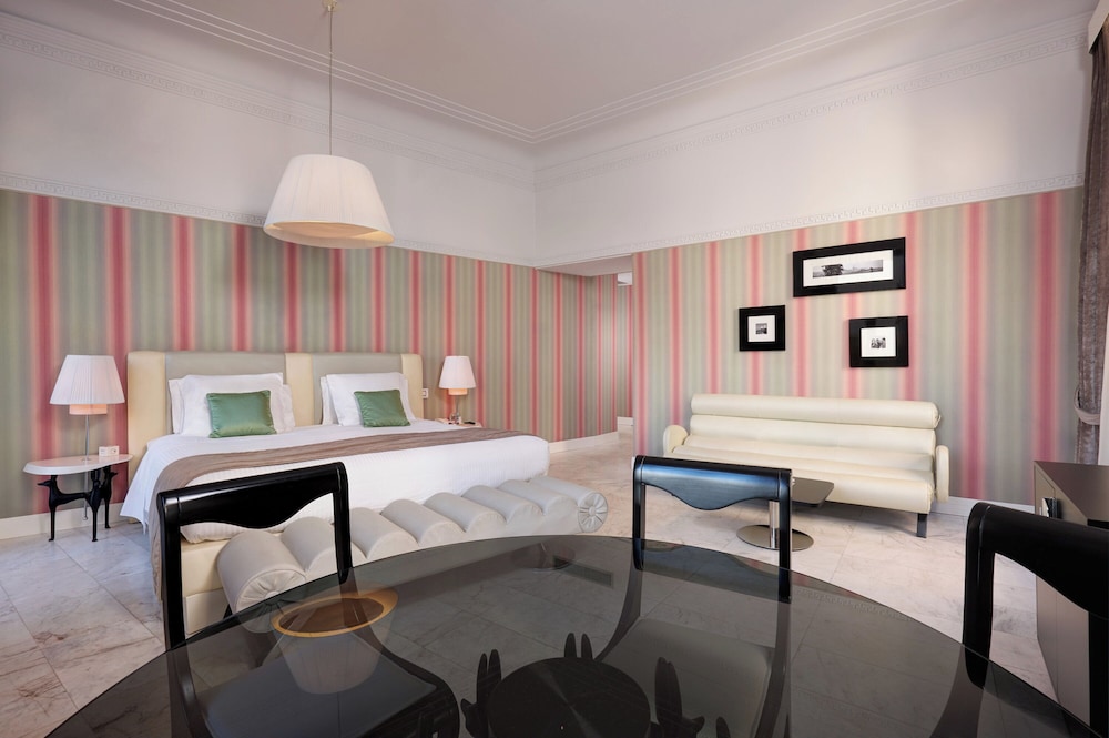 Grand Hotel Palace Rome — Hotel rooms in Rome, Lazio