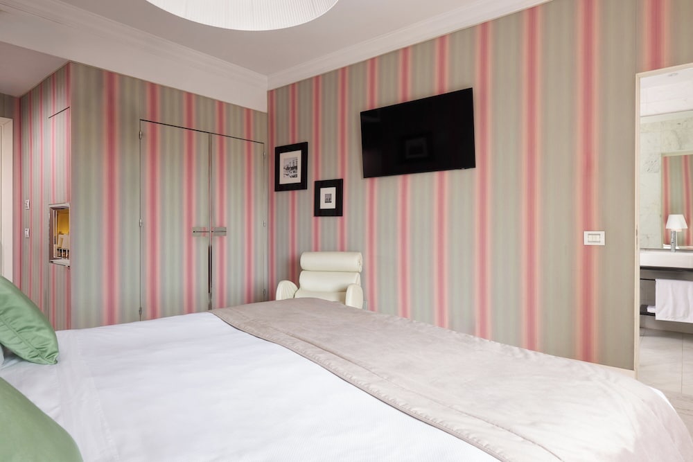 Grand Hotel Palace Rome — Hotel rooms in Rome, Lazio