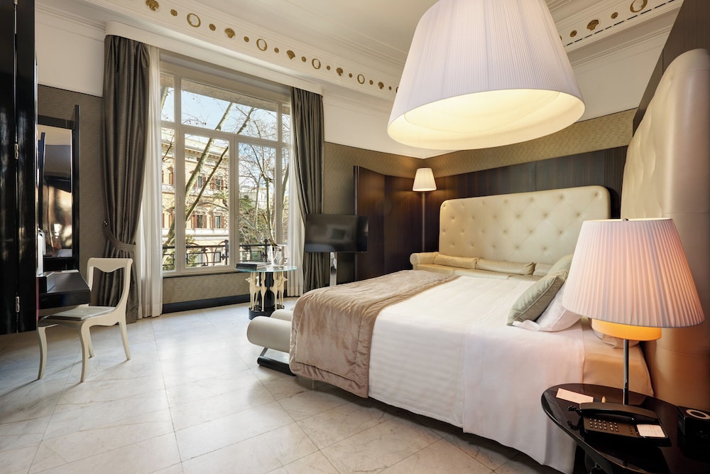 Grand Hotel Palace Rome — Hotel rooms in Rome, Lazio